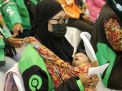 Gubernur Khofifah Berbagi Bersama Ratusan Driver Ojek Wanita 