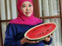 Dukung Perjuangan Palestina, Khofifah Pasang Profil Bawa Buah Semangka