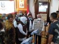 Gubernur Khofifah Serahkan Ventilator ke Pengelola Rumah Sakit