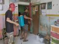 Warga Semprot Disinfektan Sendiri Kampungnya, Kenapa ?