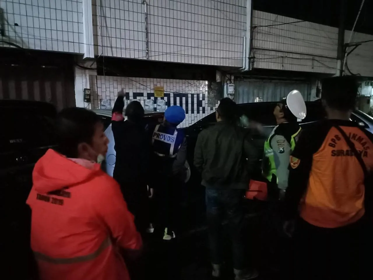 Pria Tak Beridentitas di Surabaya Tewas, Diduga loncat dari Lantai 3