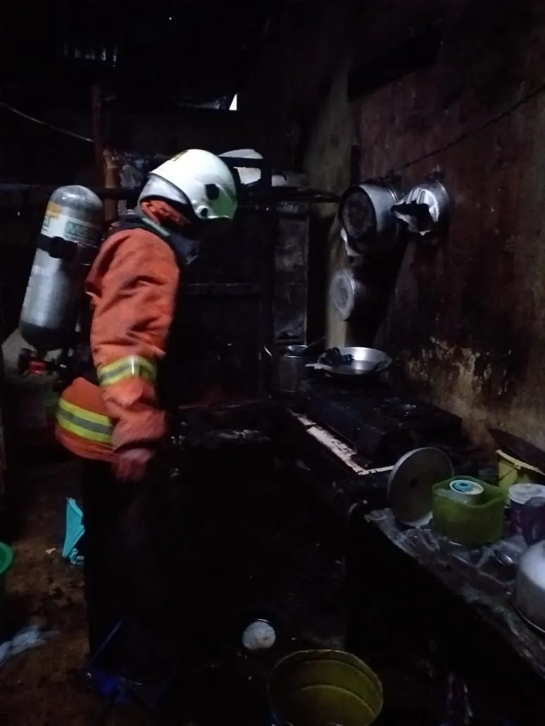 Akibat Bensin Tumpah, Dapur Ludes Terbakar.
