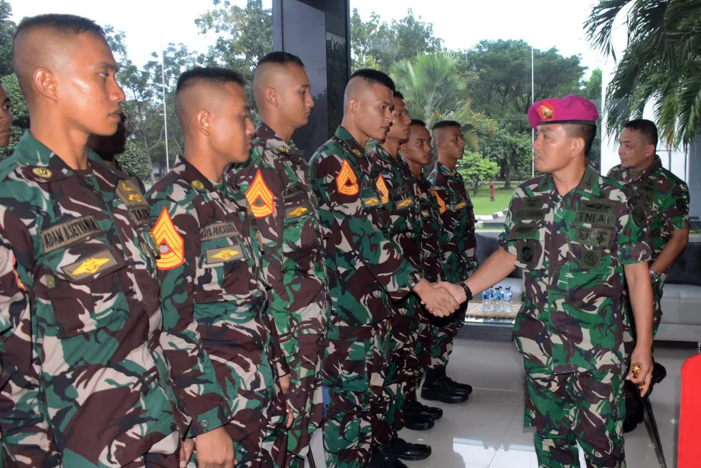 Taruna AAL Korps Marinir Jalani Praktek Pasukan
