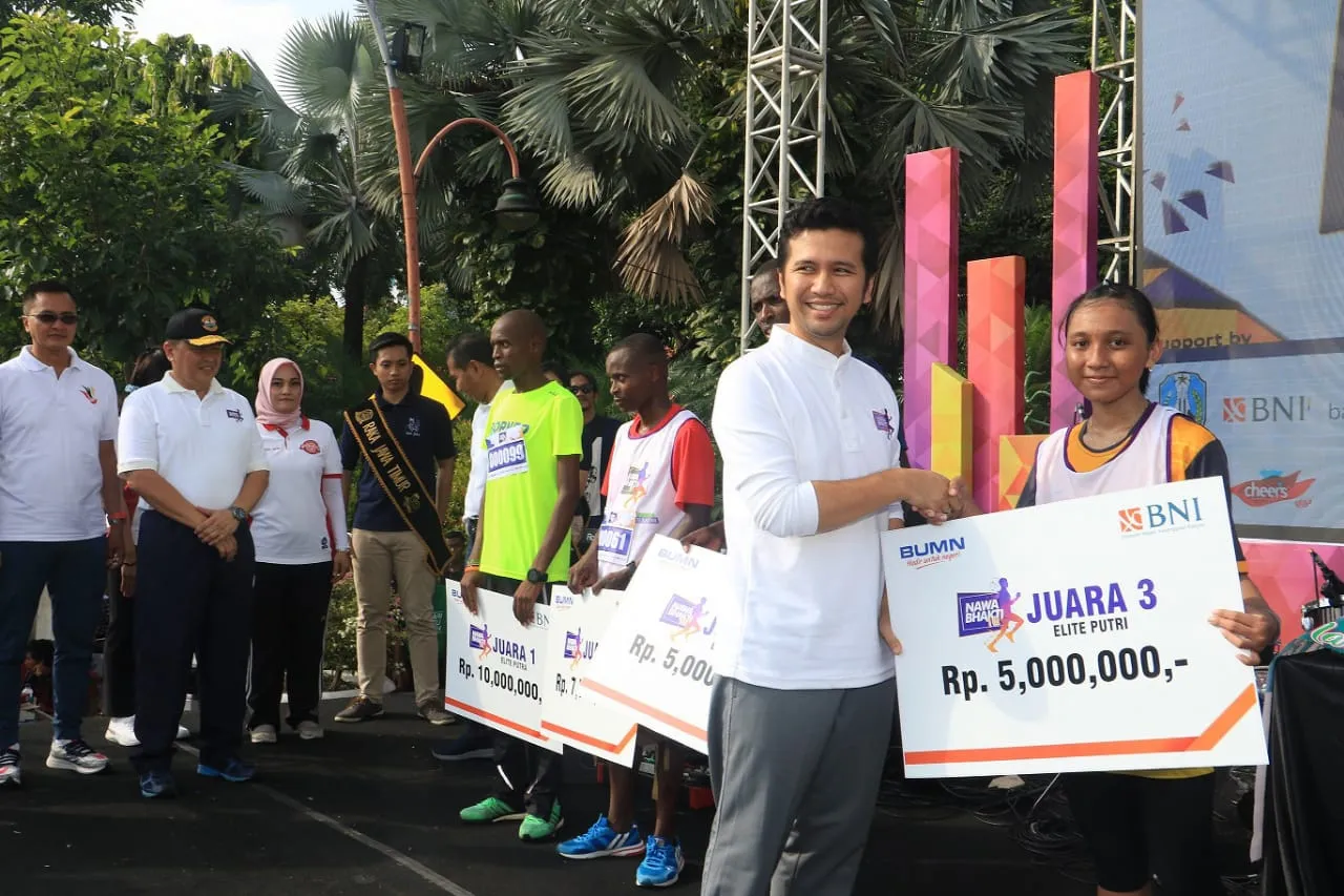 Wagub Emil Berangkatkan Nawa Bhakti Fun Run 10 K