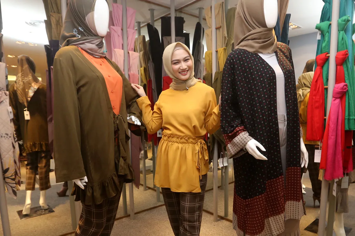 Cantiknya Melody Nurramdhani Laksani Pakai Hijab