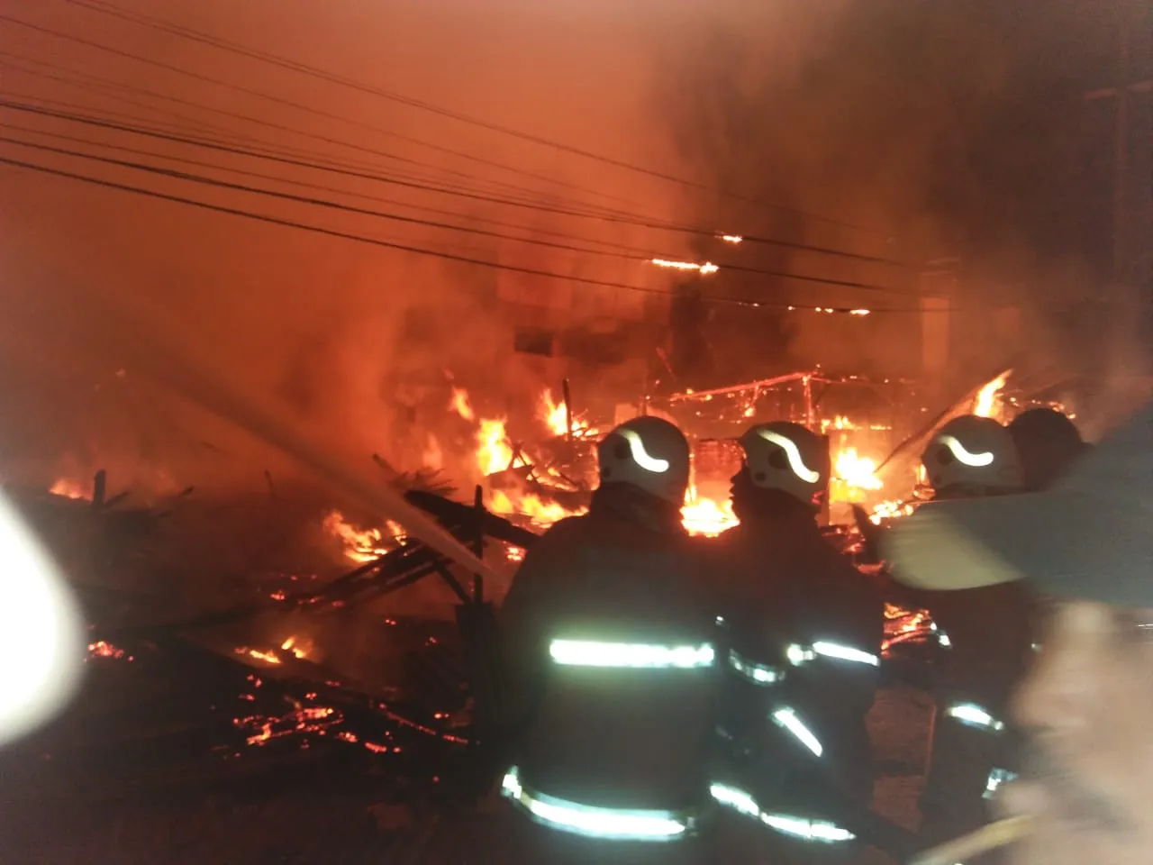 3 Lapak  Terbakar, 1 Warga Alami Luka Bakar Ringan