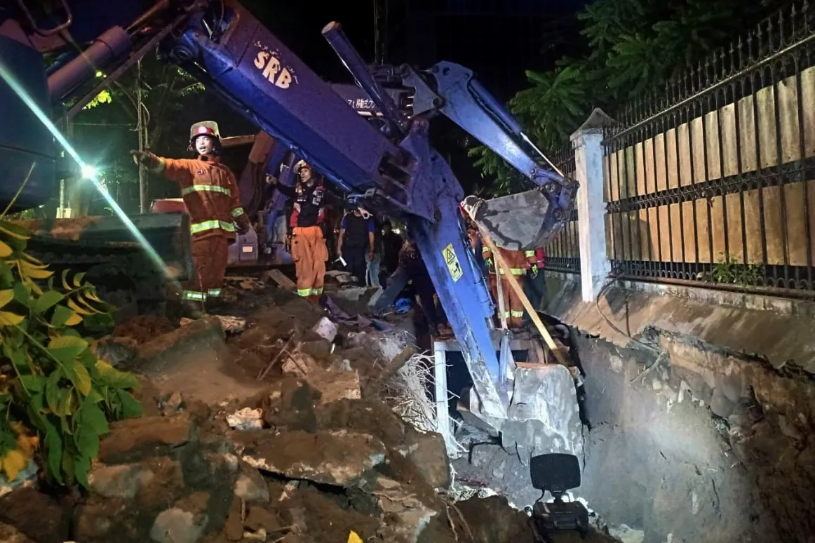 Tewas Tertimpa Dinding Box Culvert