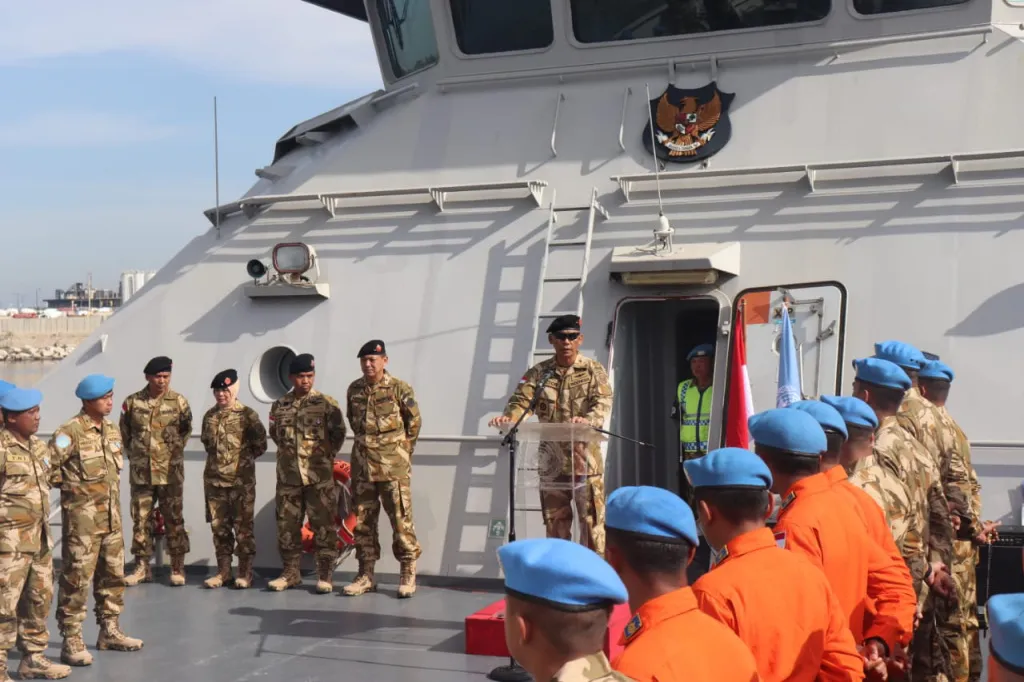 Komandan PMPP Kobarkan Semangat Satgas MTF KRI Sultan Hasanuddin-366
