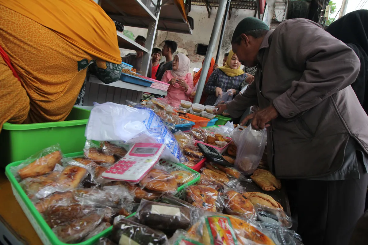 Ramadhan Penjual Takjil Bertebaran