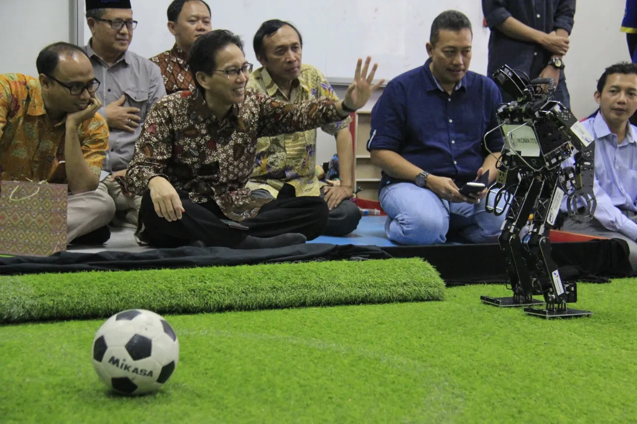 Tim Robot ITS Siap Raih Juara di Ajang Nasional dan Internasional