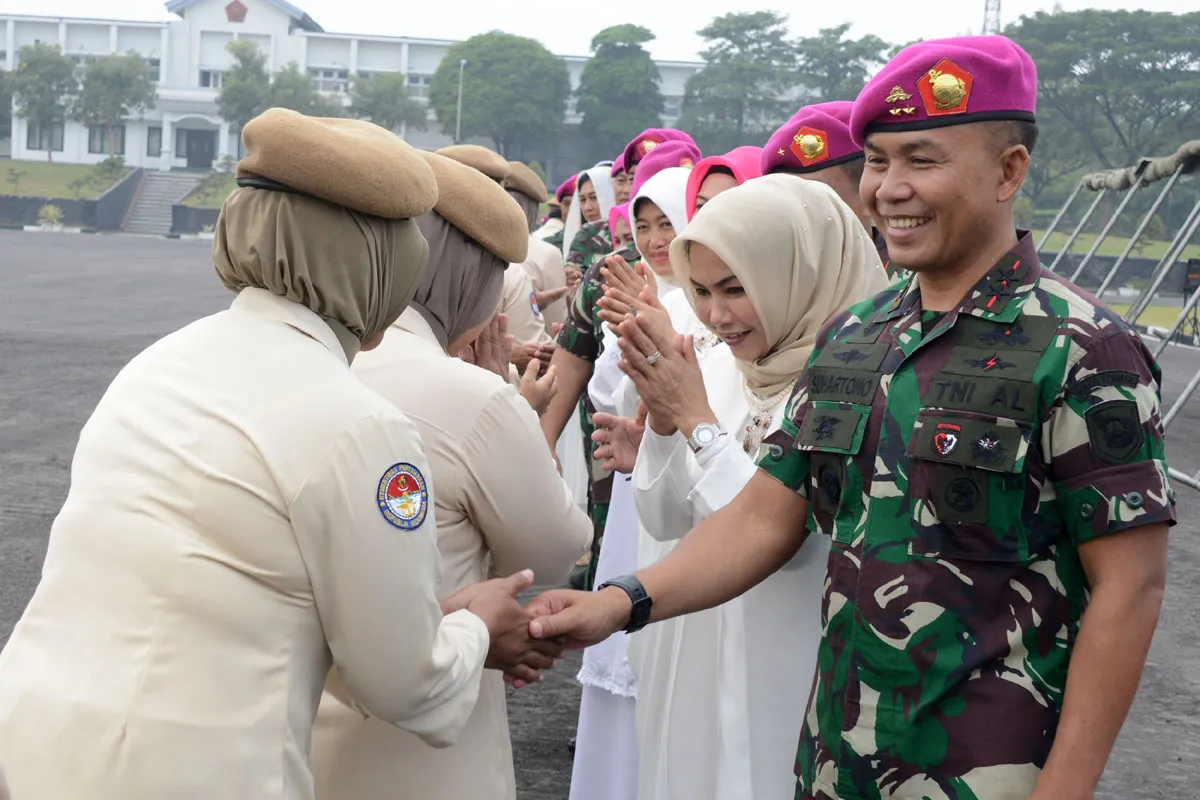 Momen Halal Bihalal Dankormar Dengan Marinir Surabaya