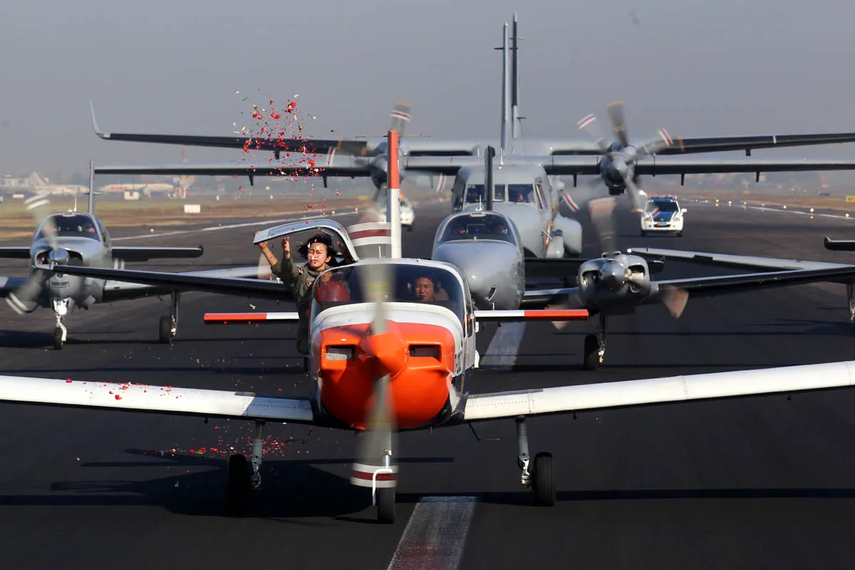 Ritual, Pesawat TNI AL Kuasai Runway Bandara Juanda