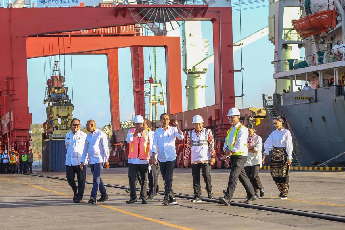 Presiden Jokowi Tinjau  Pelabuhan Tenau Kupang