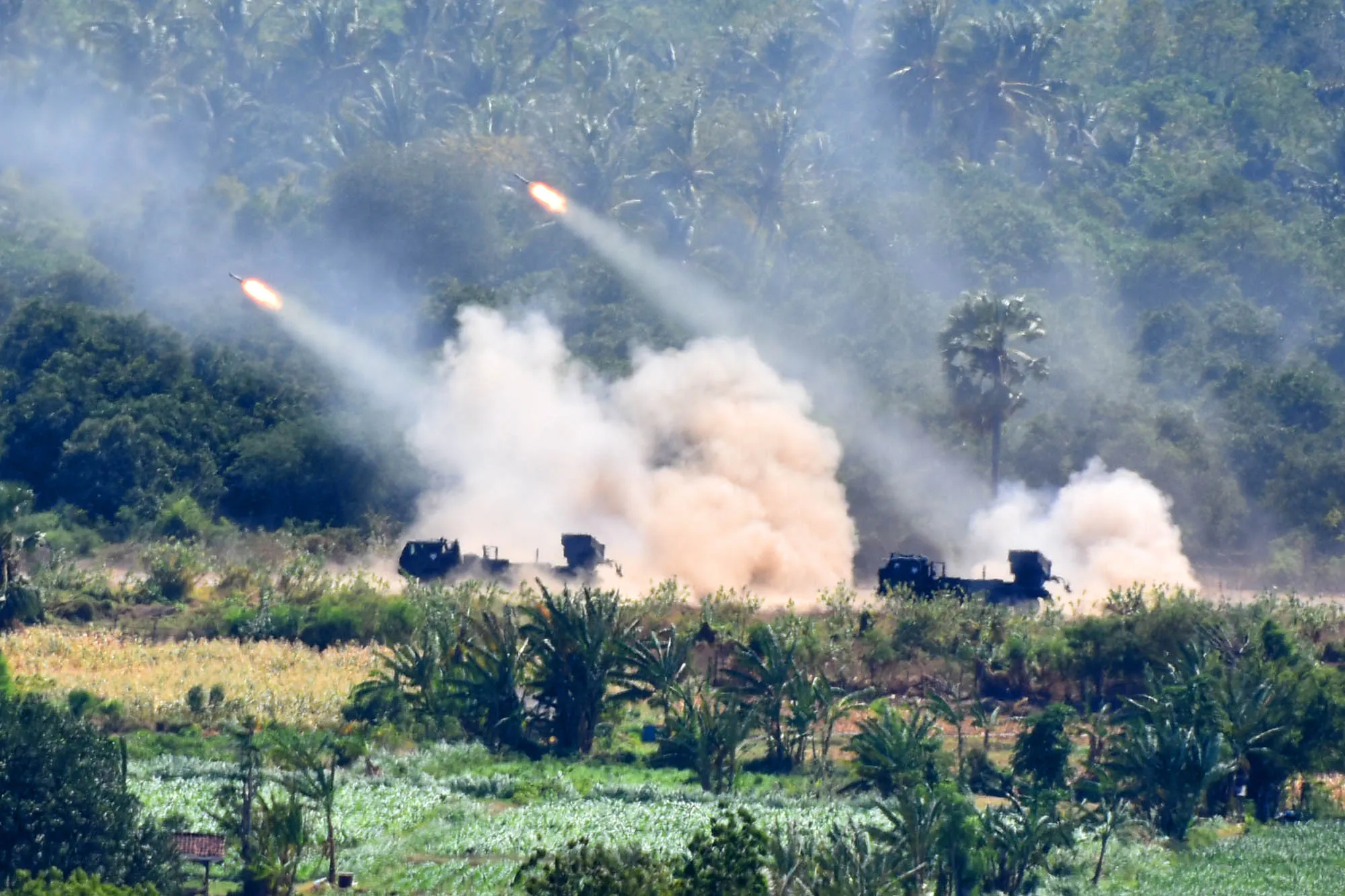 Rudal-rudal Marinir Hancurkan Kandang Lawan di Hutan Baluran