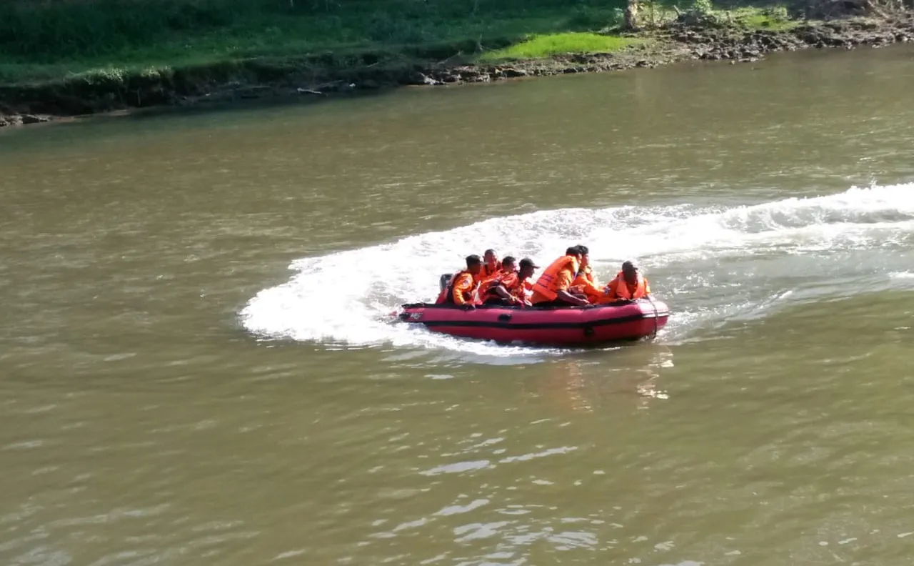 Pencarian Korban Tenggelam Di Sungai Brantas Diperluas 3 Kilometer