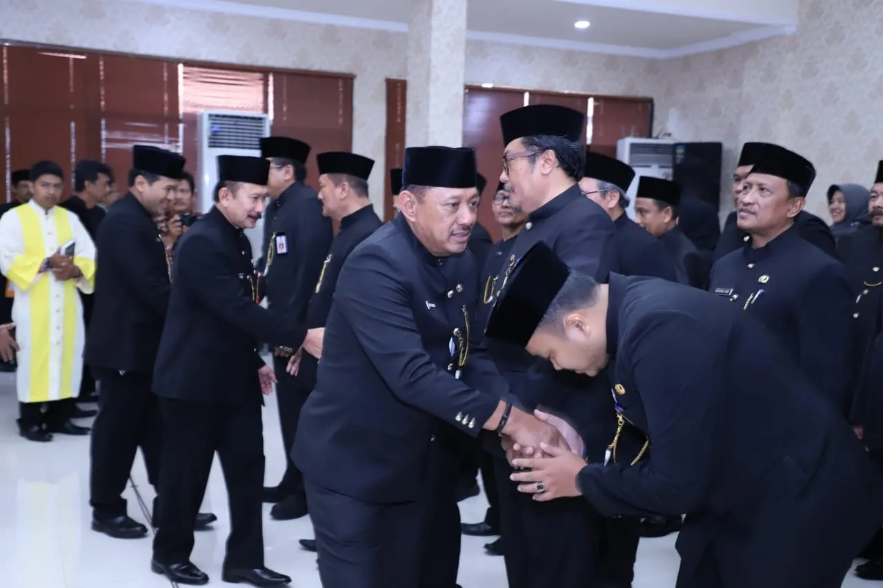 Lantik 60 Eselon III dan IV, Sekdaprov Jatim Pesan Fokus Perpres 80/2019