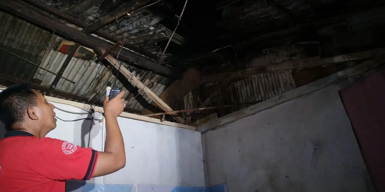 Puting Beliung, 8 Rumah Warga Keputih Ambrol 