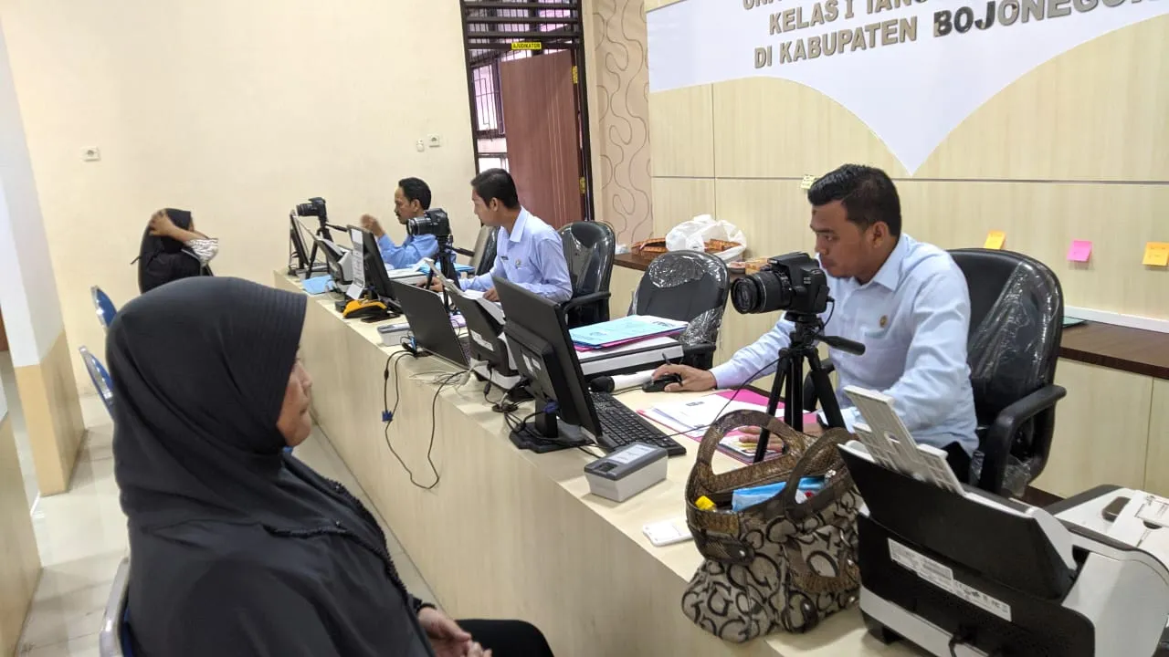 UKK Imigrasi Tanjung Perak di Bojonegoro Rampungkan Paspor CJH Asal Tuban 