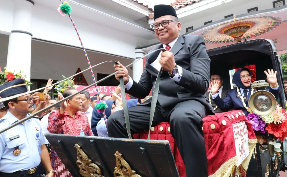 Kereta Kencana Antar Sertijab Kakanwil Kemenkumham Jatim 