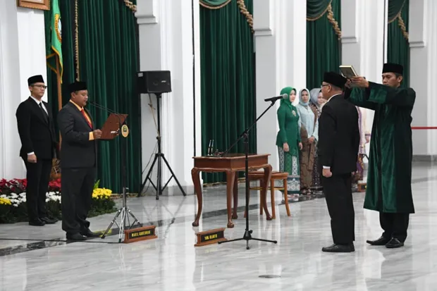 Kang Uu Lantik Kusmana sebagai Kepala Perwakilan BKKBN Jabar