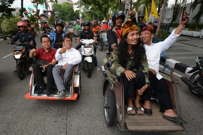 Bakal Paslon Independen Serahkan Berkas Dukungan