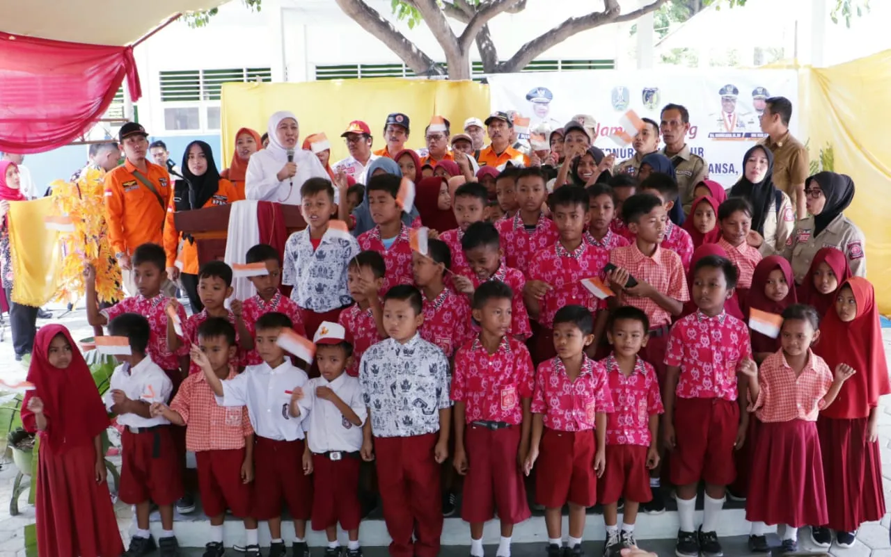 Gubernur Khofifah Serahkan Bangunan Sekolah di Donggala 