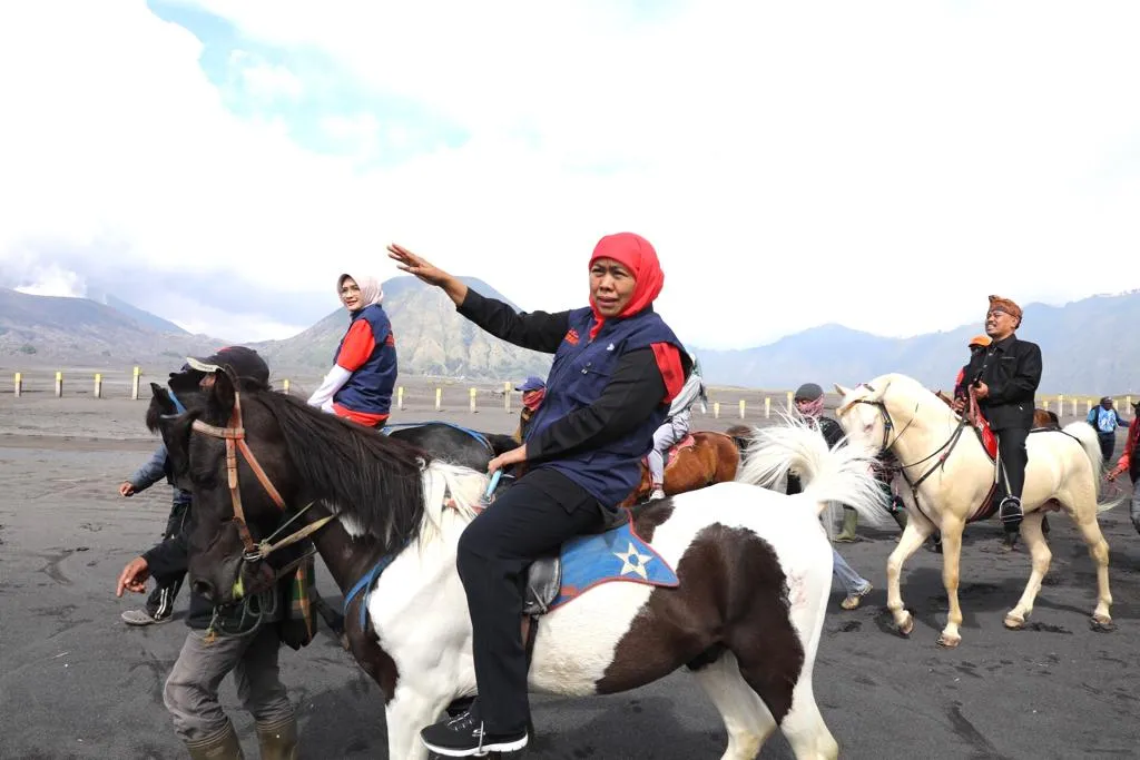 Gubernur Khofifah: Jangan Kotori Bromo dengan Sampah