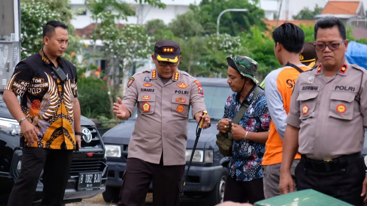 Atasi Banjir di Tanggulangin, Kapolresta Sidoarjo dan BPBD Operasikan Pompa