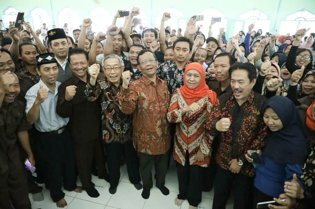 Gubernur Khofifah Minta Dunia Usaha dan Industri Perkuat Perekonomian 