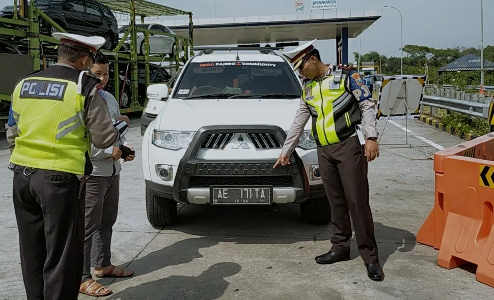 PJR Polda Jatim Sosialisasi E-Tilang di Tol