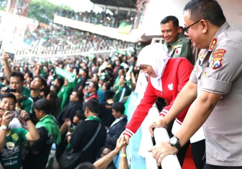 Taklukan Persija 4-1, Khofifah: Selamat Bajol Ijo Jadi Juara 
