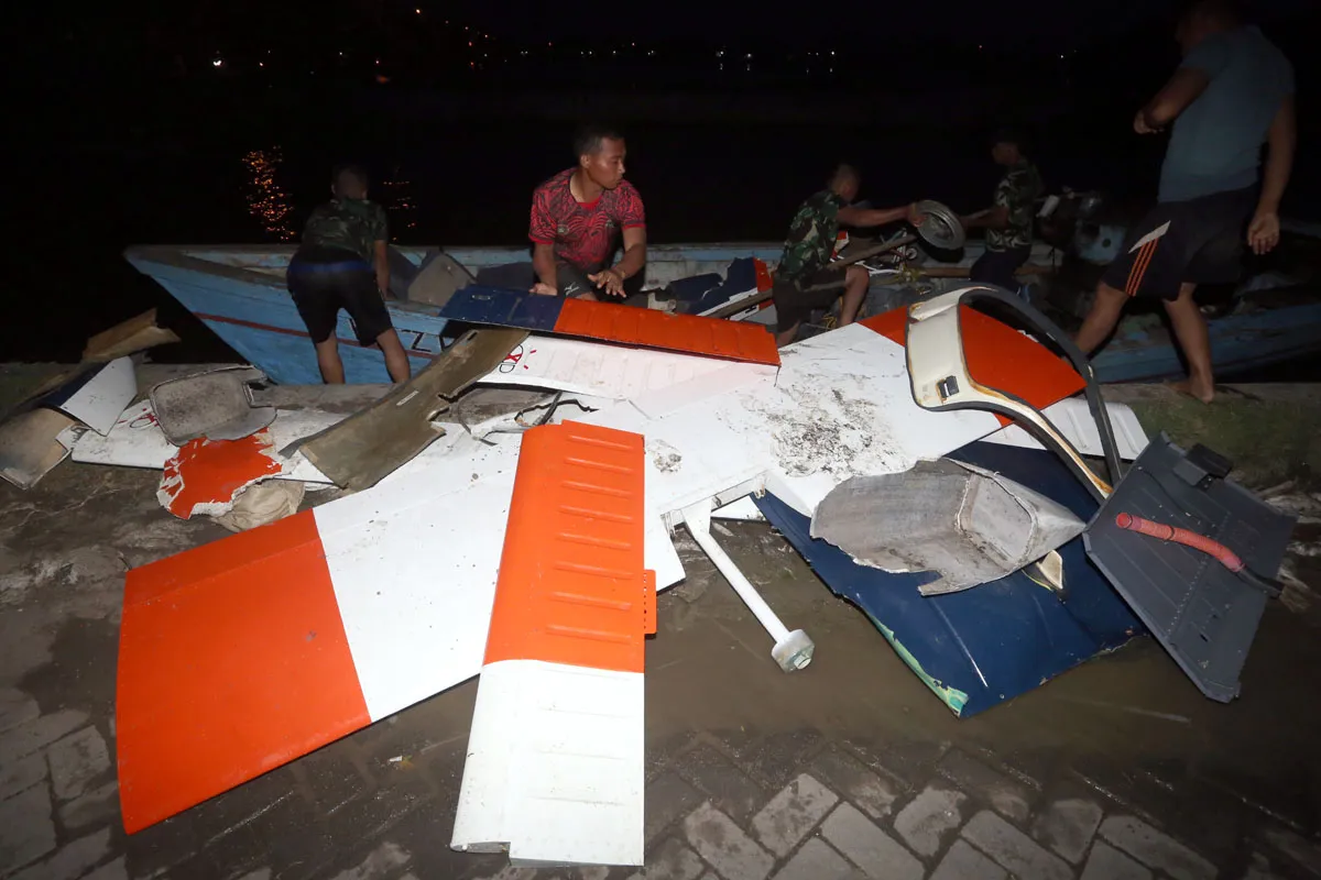 Mesin Mati, Pesawat Latih TNI AL Mendarat Darurat