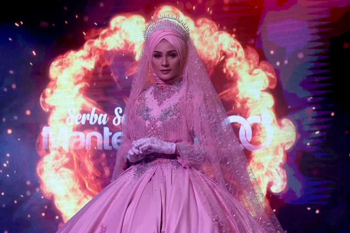 Anggunnya Gaun Pernikahan Serba Serbi Manten Expo 2020
