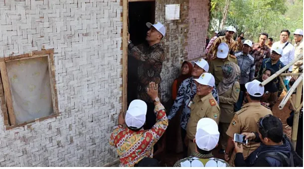 Di Jabar, ESDM Pasang Listrik Gratis untuk 20 Ribu Keluarga Miskin