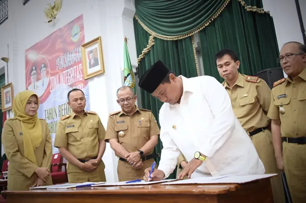 OPD Jabar Tanda Tangani Pakta Integritas Tahun Reformasi Birokrasi
