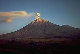 Setelah Merapi, Gunung Semeru Menyusul Luncurkan Awan Panas 