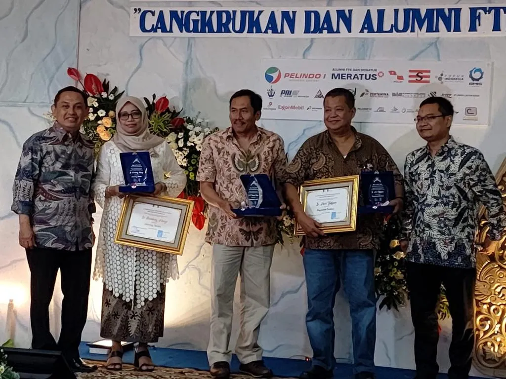 Apresiasi Kiprah Anggota Alumni FTK ITS Beri Penghargaan