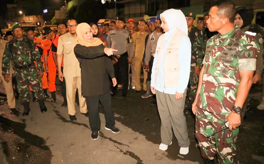 Gerak Cepat, Khofifah Kirim Tim dan Alat Berat ke Jember 
