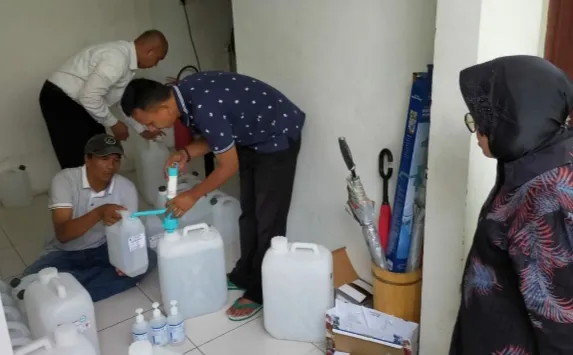 Pemkot Surabaya Ciptakan Produk Hand Sanitizer 