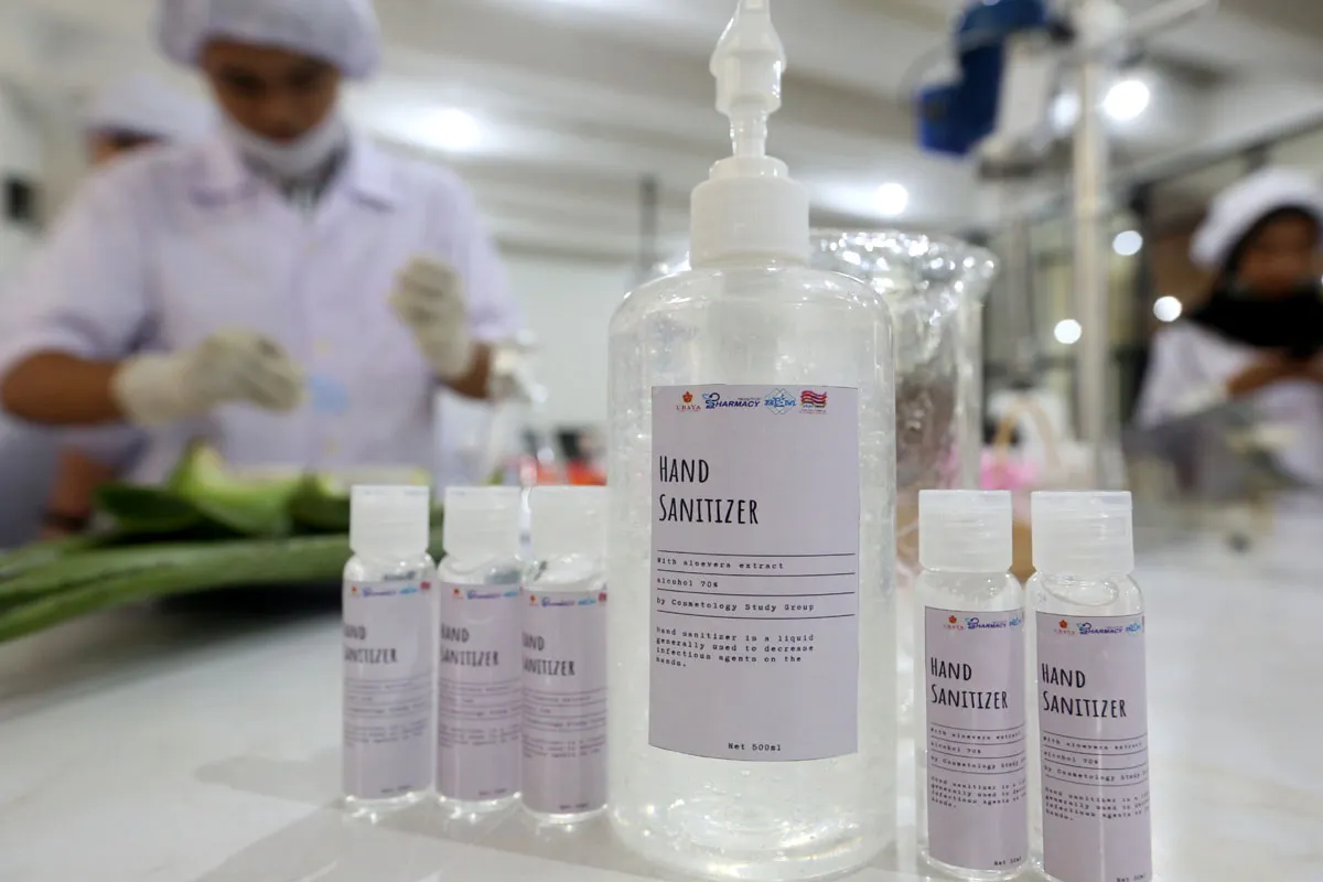 Cegah Penyebaran Virus Corona, Mahasiswa Ubaya Buat Hand Sanitizer 