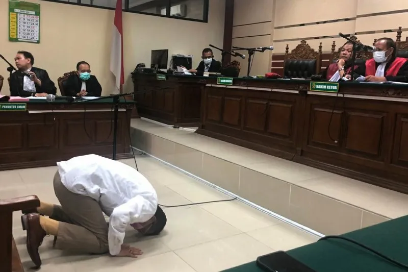 Pimpinan PT. Surabaya Sore Bebas dari Segala Tuntutan