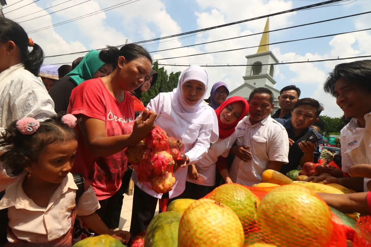 Jatimnow.com Ultah Ke 2, Gelar Pasar Gula dan Buah Murah Serba 10 Ribu