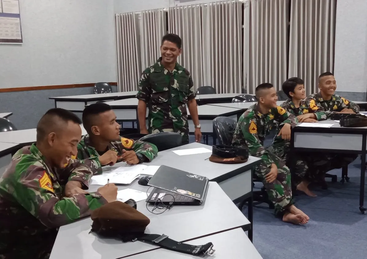 Enam Taruna Taruni AAL Disiapkan Ikuti Debat Bahasa Inggris