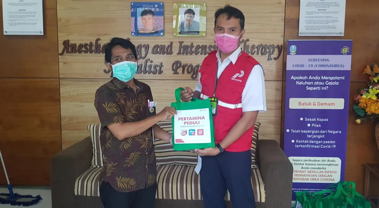 Pertamina Bagikan 150 Paket Kesehatan ke RS Soetomo