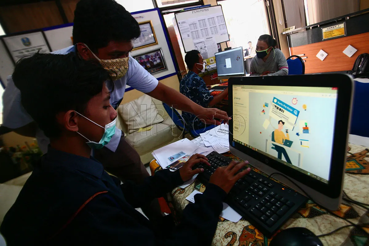 Antusiasme Pendaftar Kartu Pra Kerja di Hari Pertama