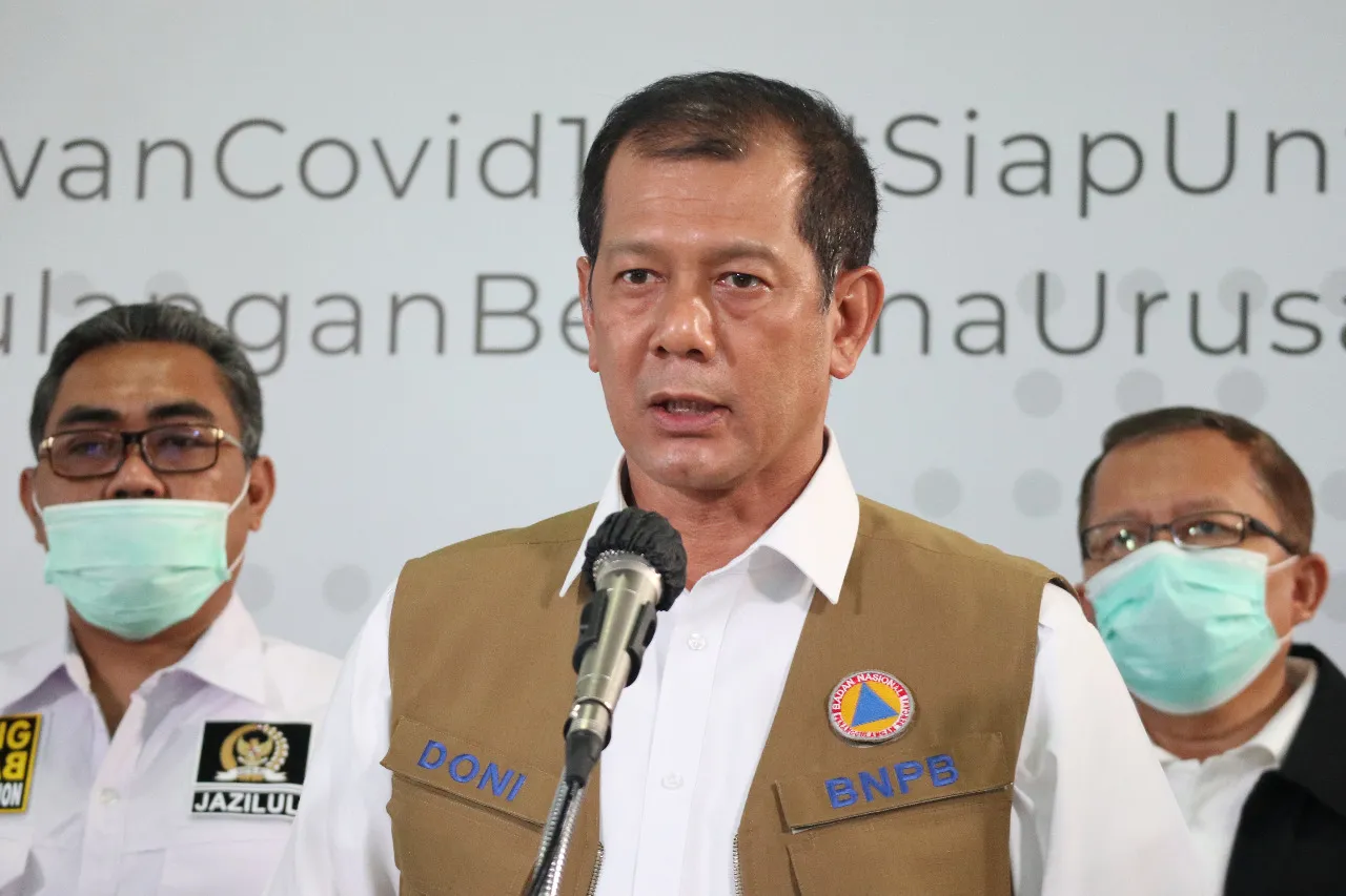 Doni Monardo dan Ketua MPR,  Ajak Masyarakat Gotong Royong Lawan Corona