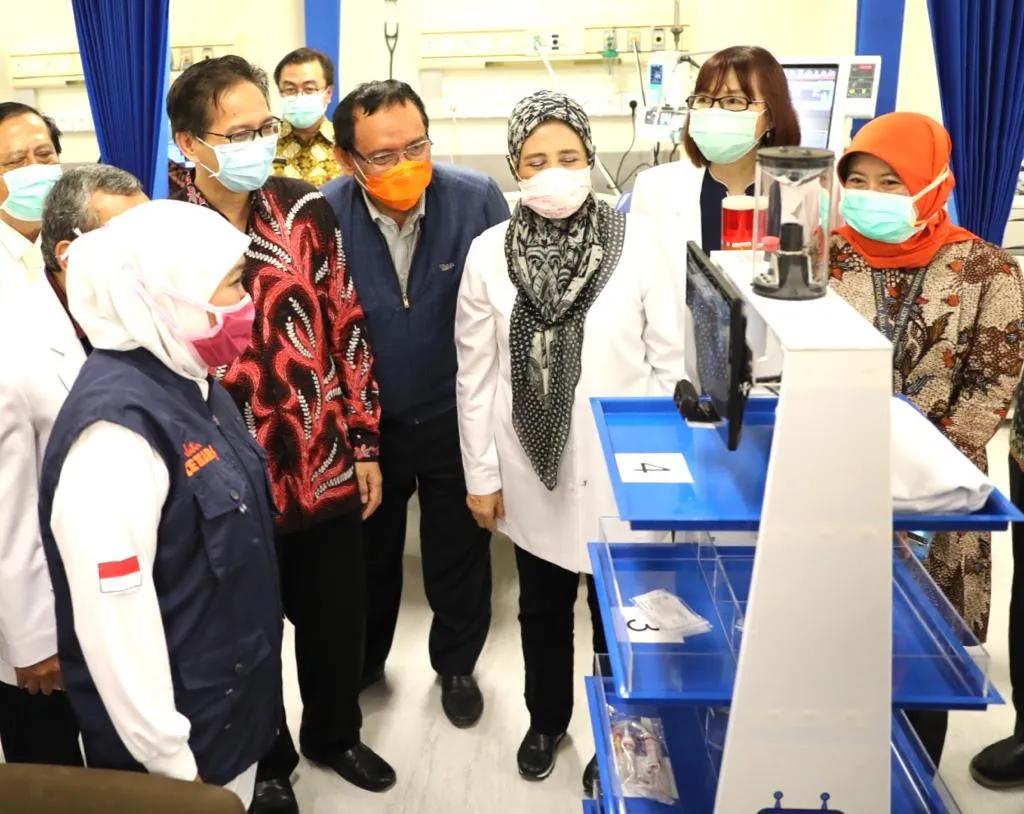 Gubernur Khofifah Ingin Kembangkan Robot untuk RS yang Tangani Pasien Covid