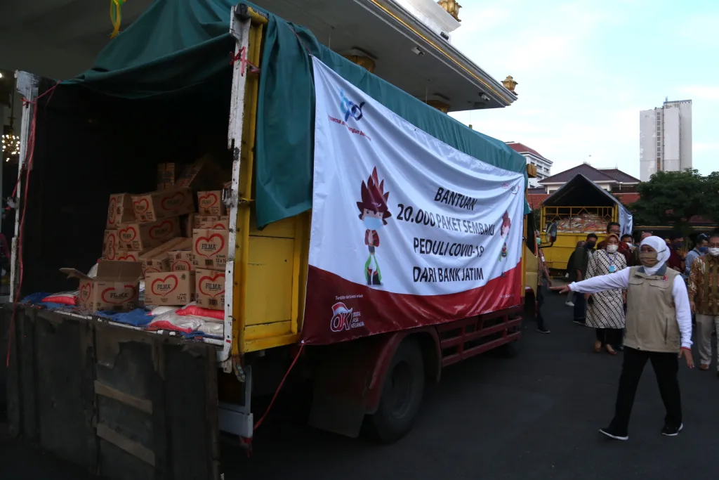 Pemprov Jatim Salurkan Bantuan Sembako Untuk Dapur Umum