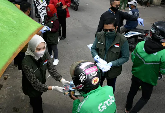 Provinsi Jabar Canangkan Gerakan Nasi Bungkus di Pasar Cikutra   