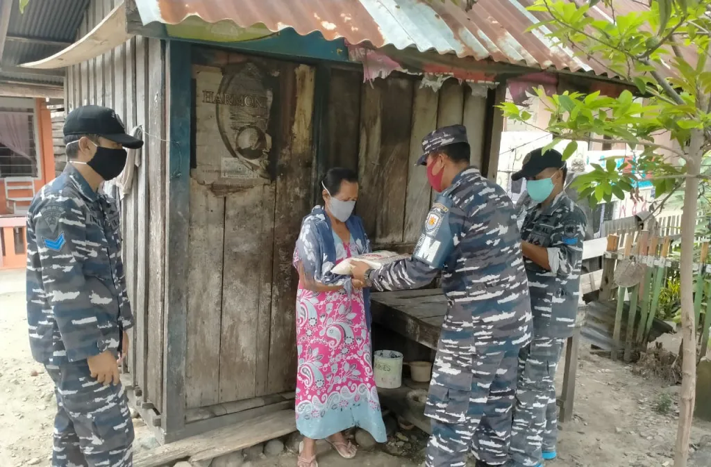 Terdampak Covid-19, Masyarakat Pesisir Dapat Bantuan Sembako